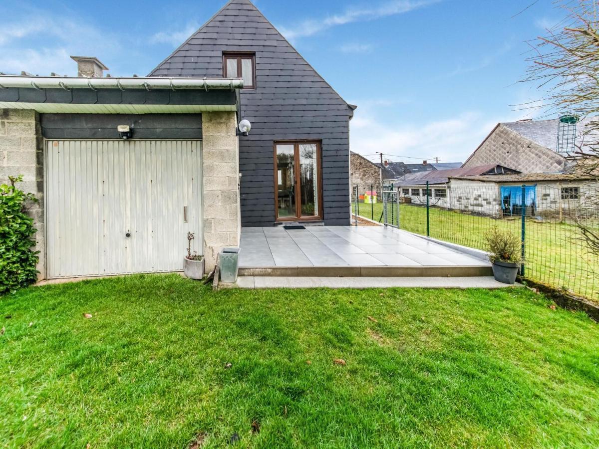 Modern Holiday Home In Lavacherie Sainte-Ode Esterno foto