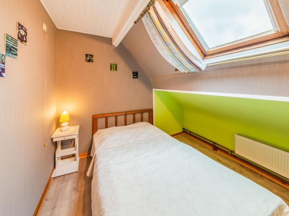 Modern Holiday Home In Lavacherie Sainte-Ode Esterno foto